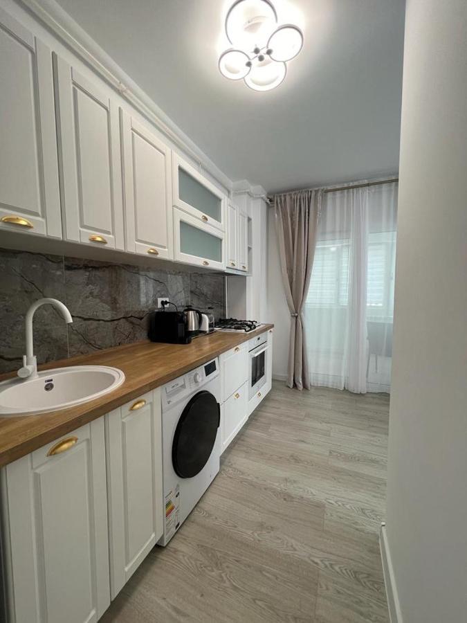 Urban Apartments And Studios - City Center Iasi Exterior photo