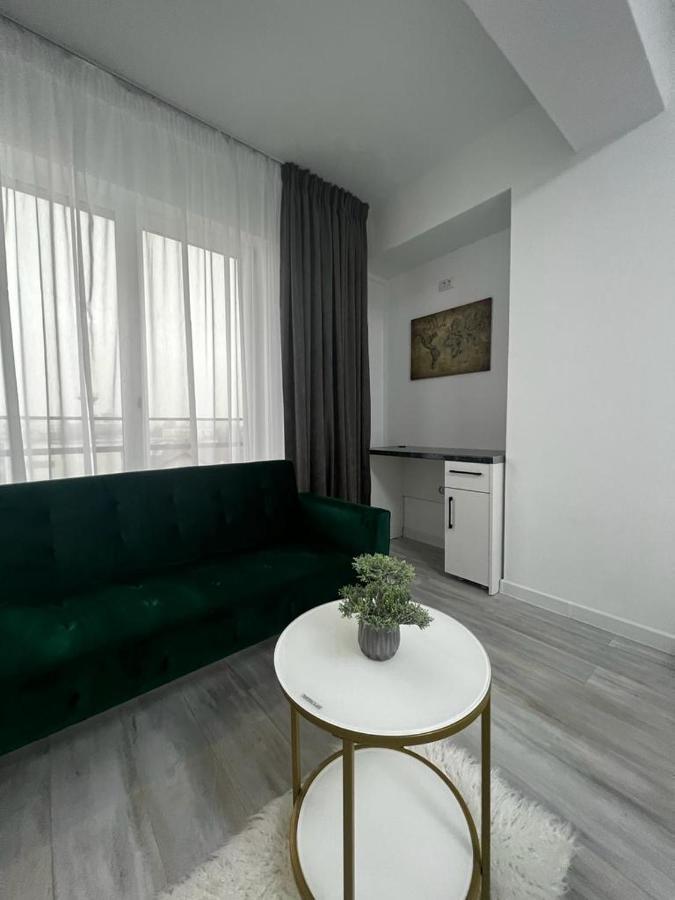 Urban Apartments And Studios - City Center Iasi Exterior photo