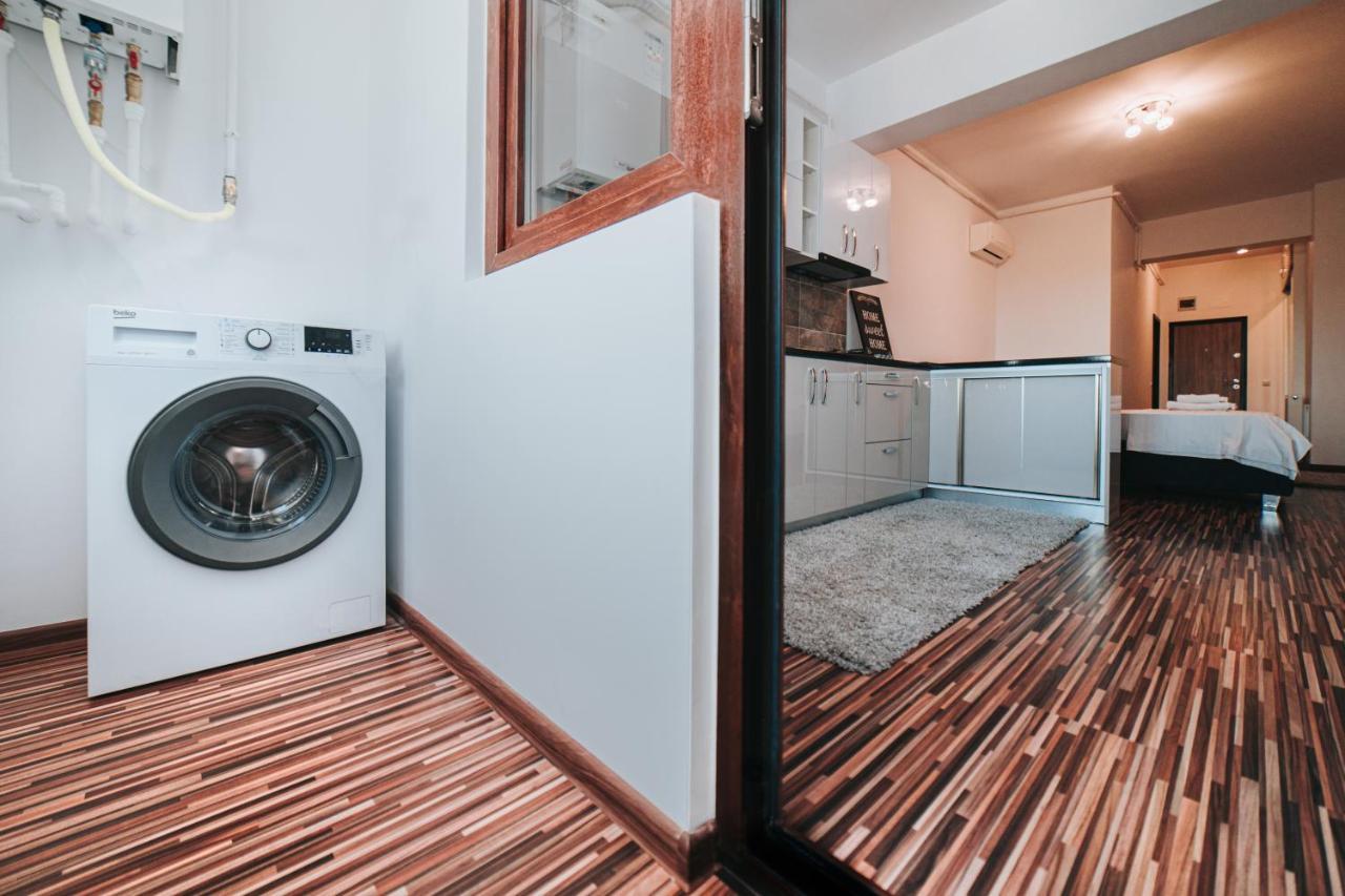 Urban Apartments And Studios - City Center Iasi Exterior photo