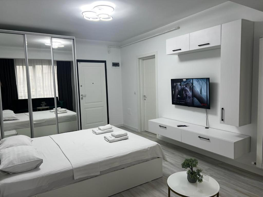Urban Apartments And Studios - City Center Iasi Exterior photo