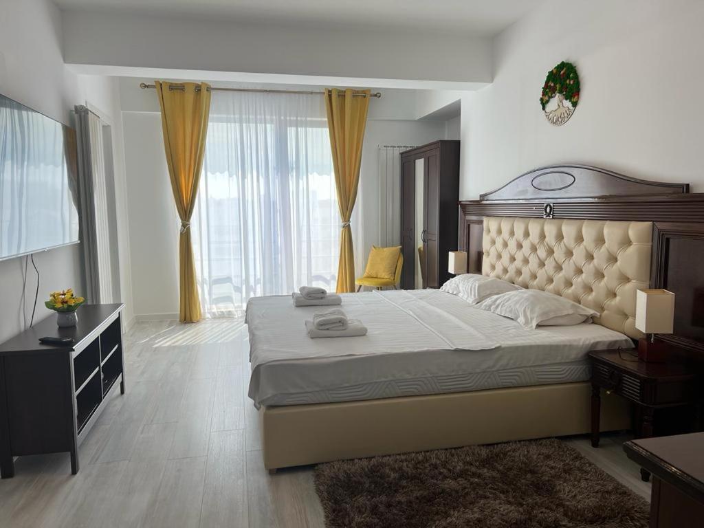 Urban Apartments And Studios - City Center Iasi Exterior photo