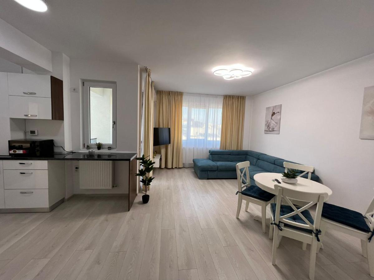 Urban Apartments And Studios - City Center Iasi Exterior photo